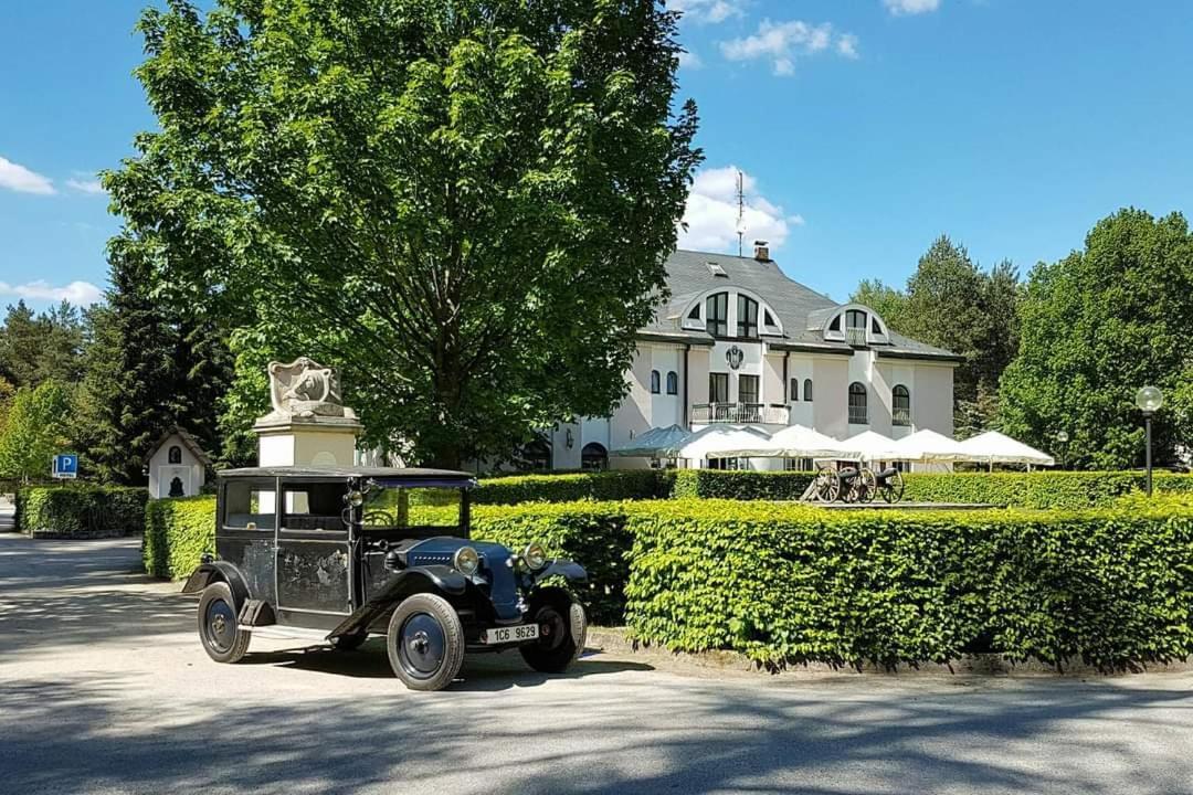 Lesni Hotel Perslak Нова-Быстршице Экстерьер фото