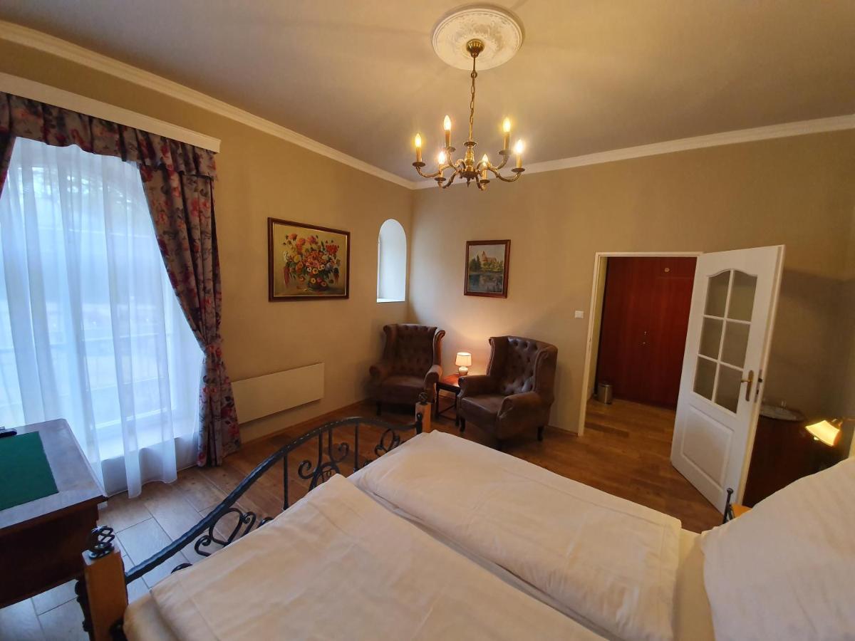 Lesni Hotel Perslak Нова-Быстршице Номер фото
