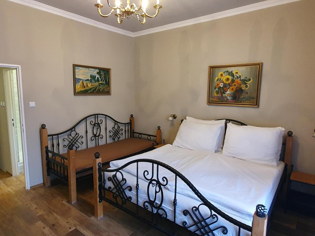 Lesni Hotel Perslak Нова-Быстршице Номер фото