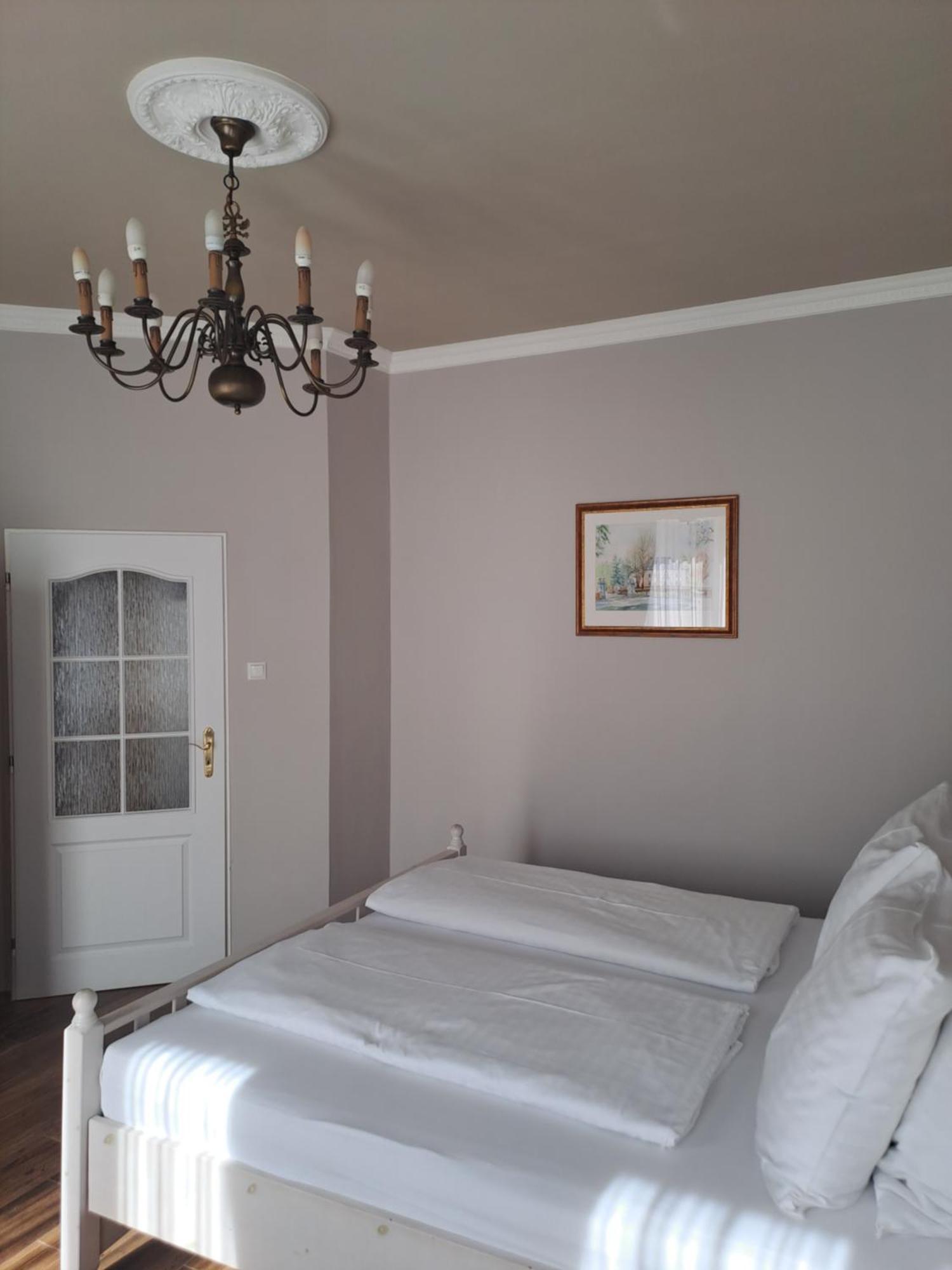 Lesni Hotel Perslak Нова-Быстршице Экстерьер фото