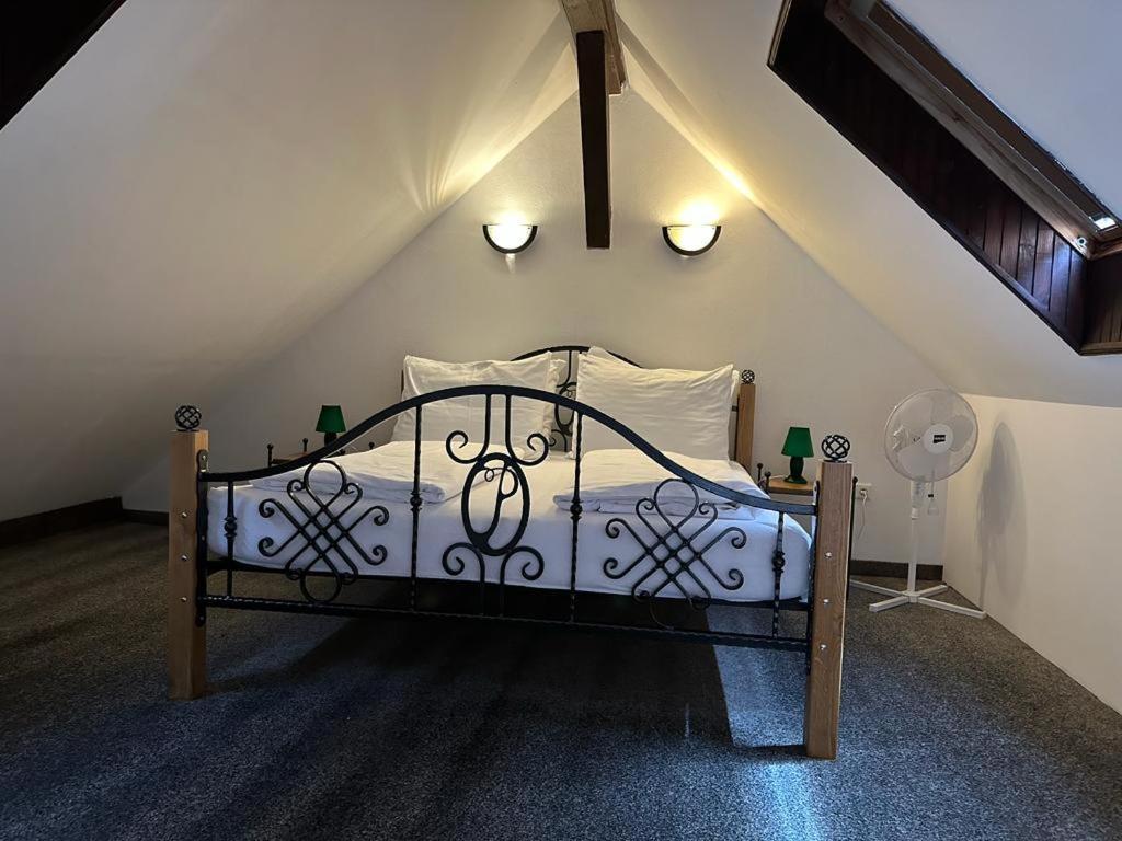 Lesni Hotel Perslak Нова-Быстршице Экстерьер фото
