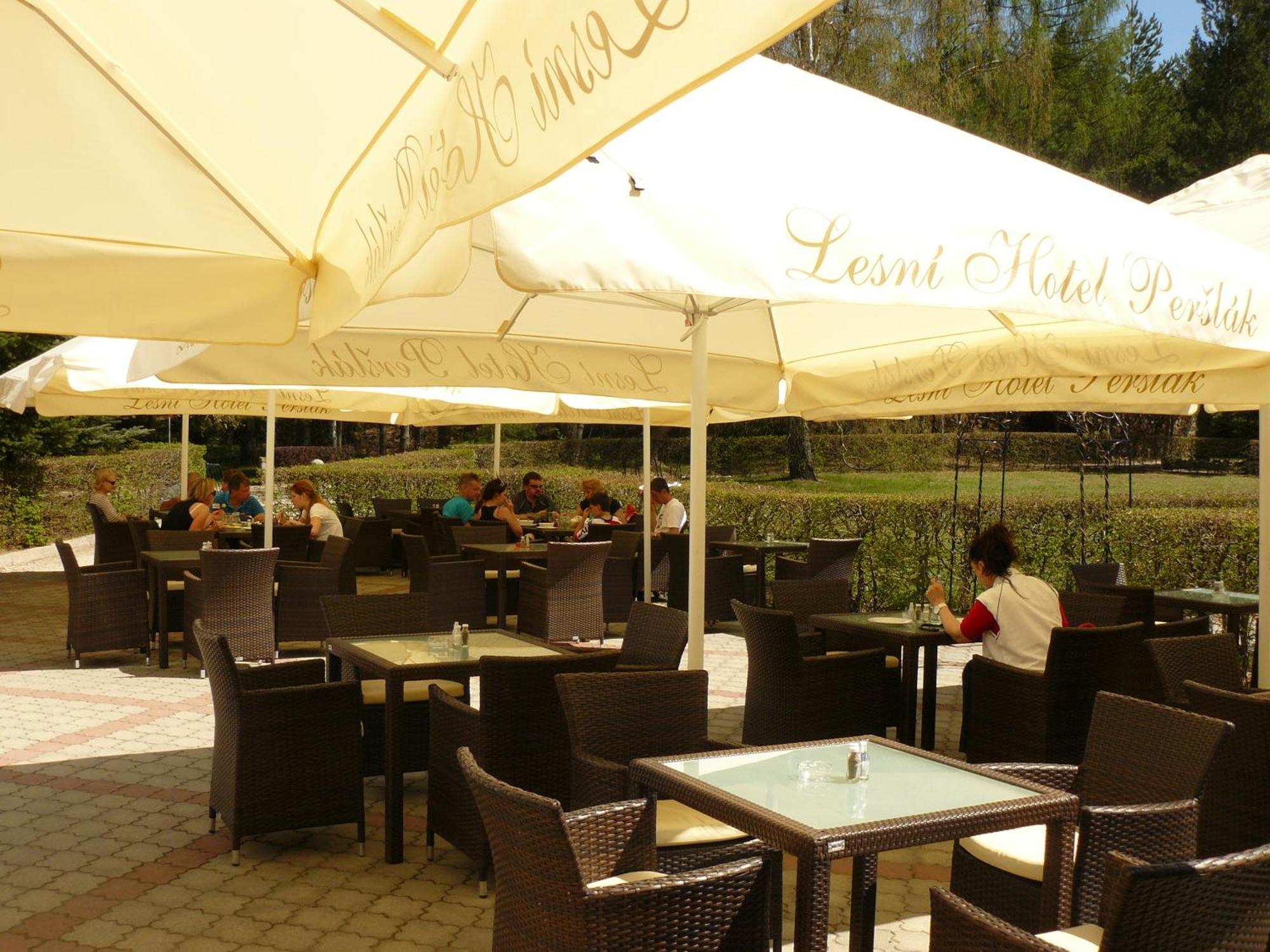 Lesni Hotel Perslak Нова-Быстршице Экстерьер фото