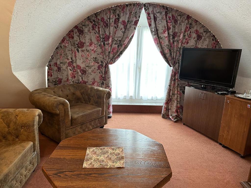 Lesni Hotel Perslak Нова-Быстршице Экстерьер фото