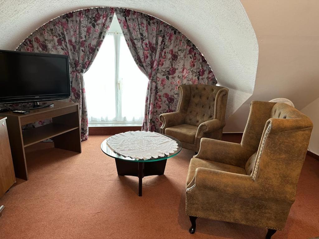Lesni Hotel Perslak Нова-Быстршице Номер фото