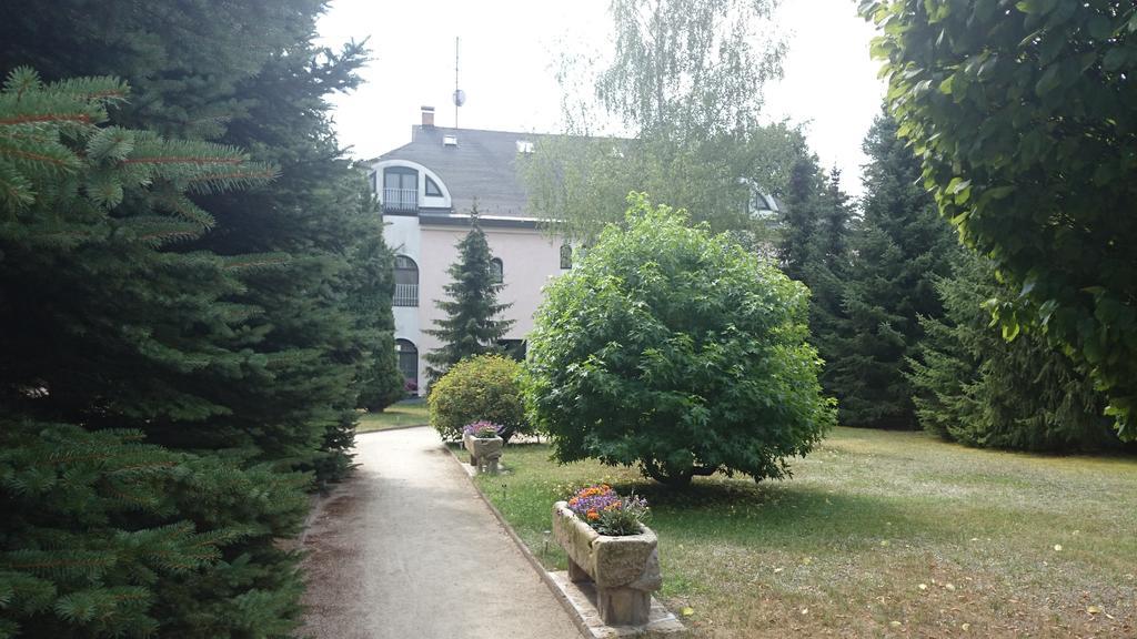 Lesni Hotel Perslak Нова-Быстршице Экстерьер фото